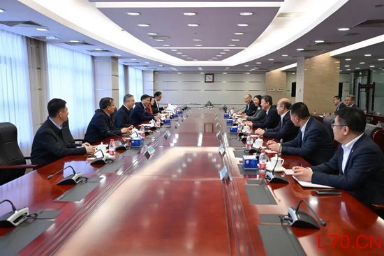 中国农业银行与山东黄金集团举行工作会谈