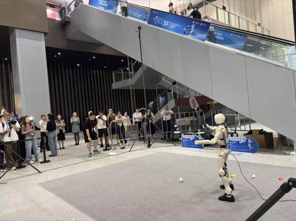 灵巧手售2万多元、机器人出口激增！广交会上中国智造抢单全球